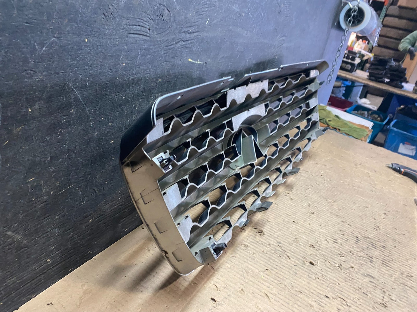 2003 2004 2005 Infiniti FX35 Grill Grille W/ Emblem Oem T9532 DG6