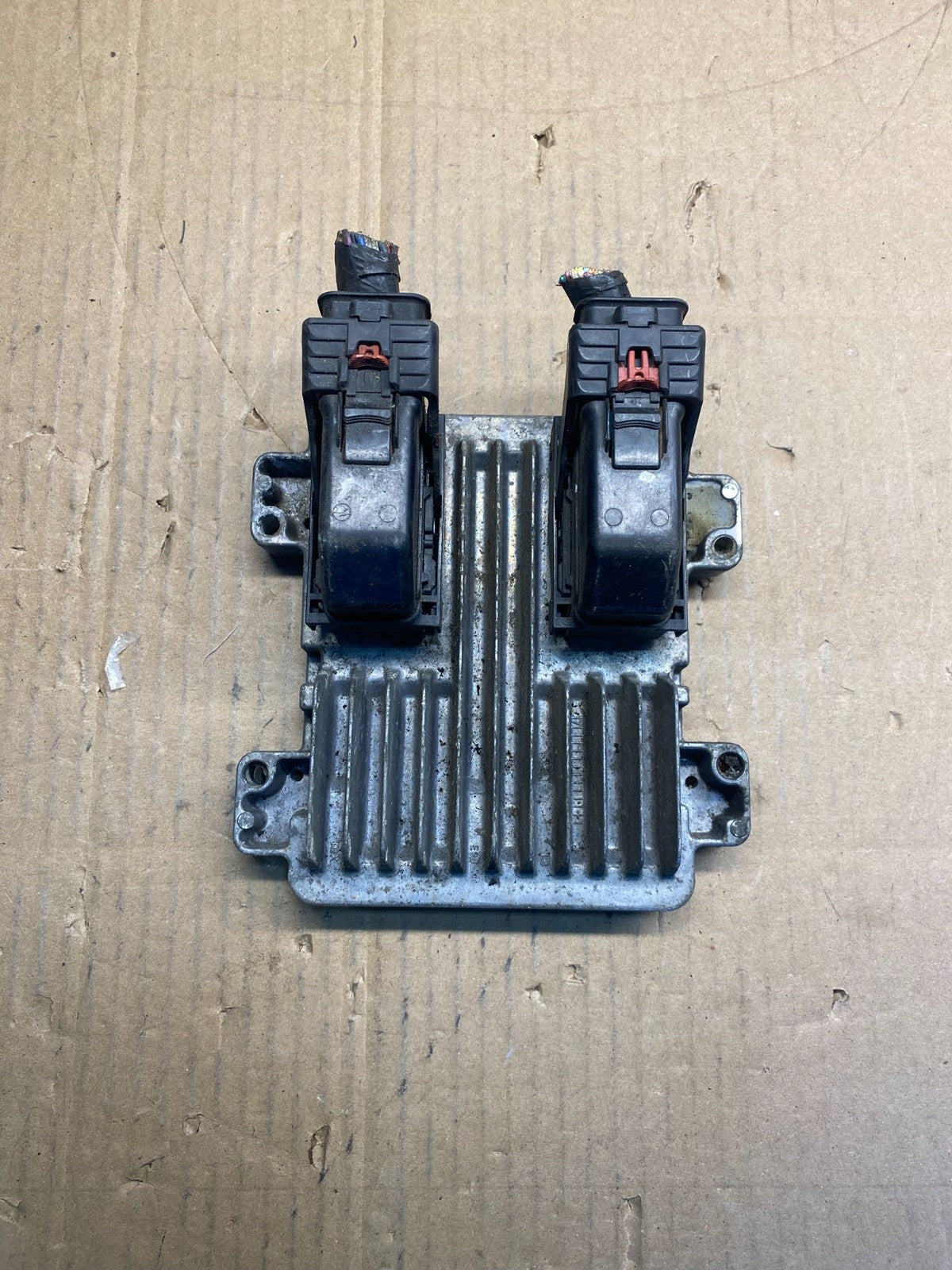 2008 to 2011 Chevrolet GMC Cadillac Engine ECU ECM 12617630 ab4334 DG2