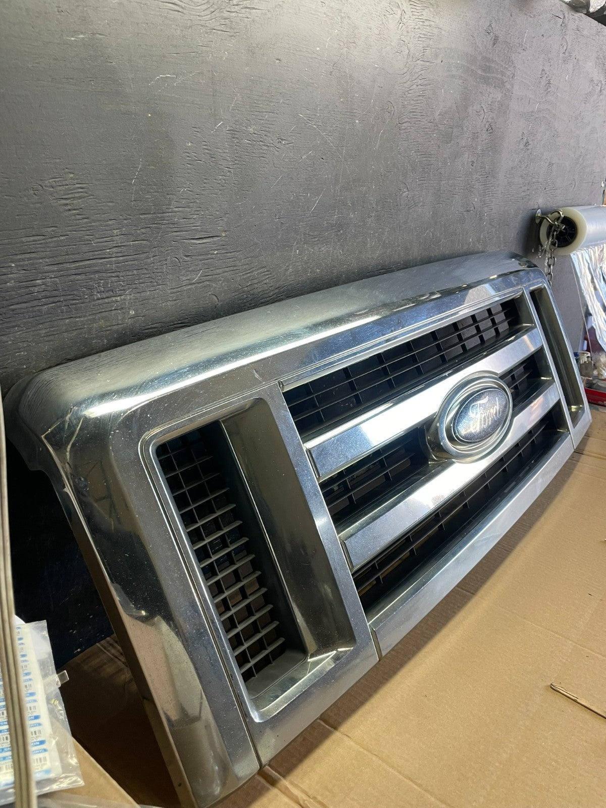 2008 to 2014 Ford Econoline E150 E250 Front Upper Chrome Grill Grille ab2950 DG2