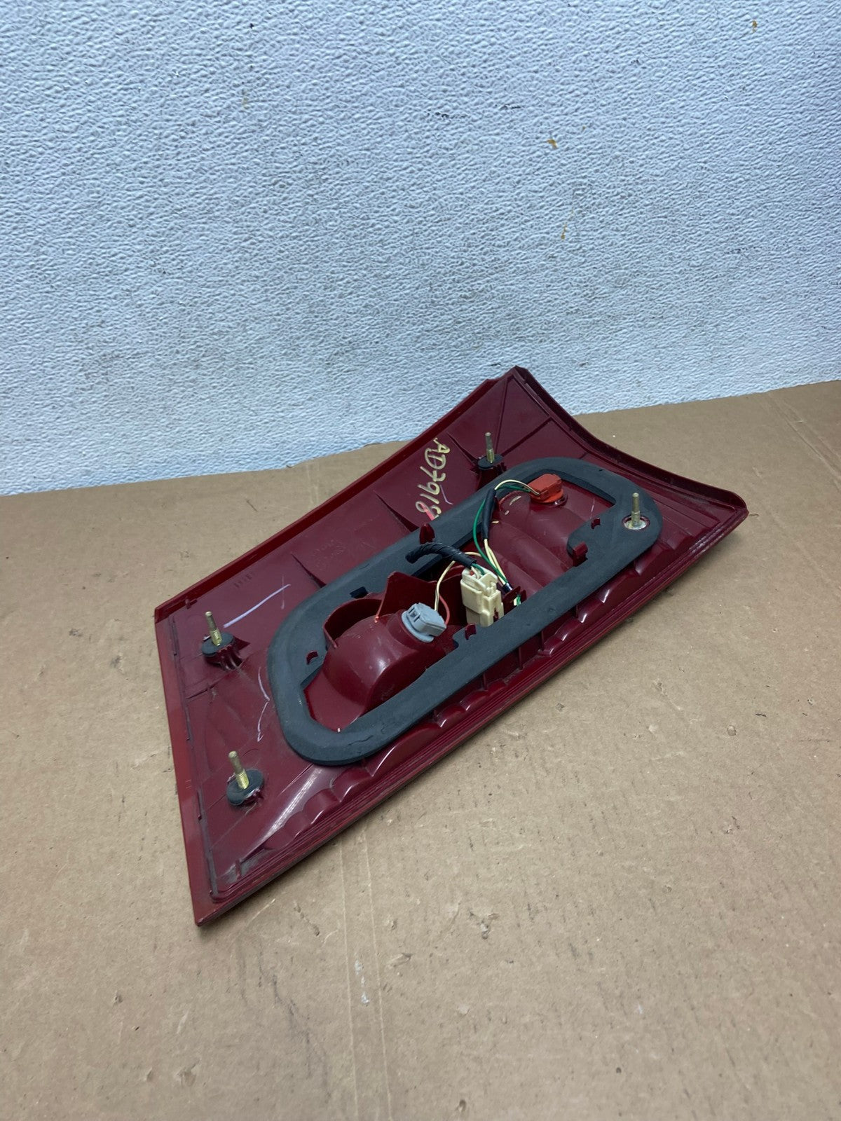 2004 - 2005 Toyota Sienna Left Driver LH Side Inner Tail Light AD7918 LK7