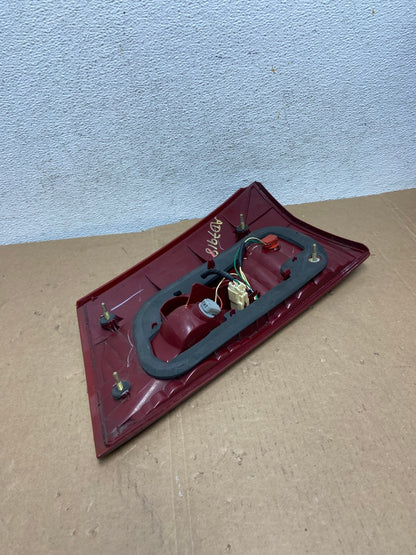 2004 - 2005 Toyota Sienna Left Driver LH Side Inner Tail Light AD7918 LK7