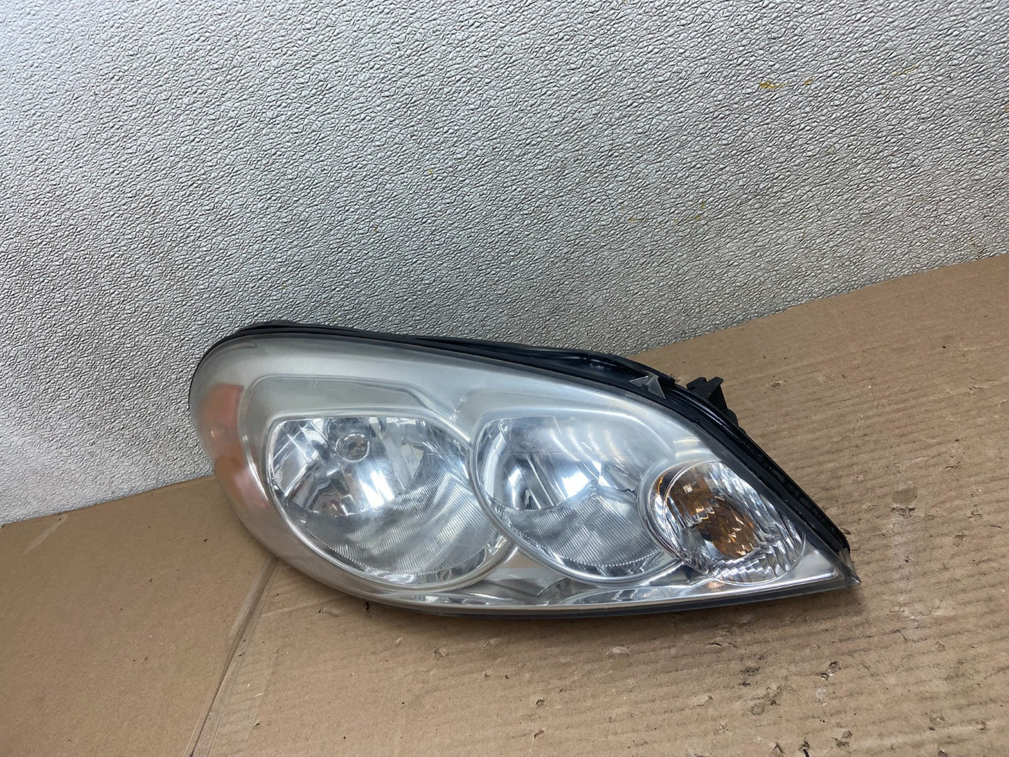 2006 to 2013 Chevrolet Impala Right Passenger RH Headlight Halogen AA9326 DW1