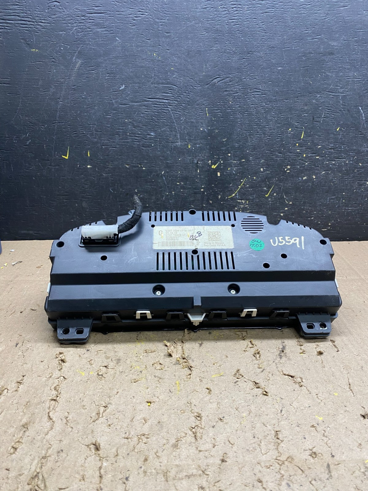 2012 Ford Edge Gauge Speedometer Cluster OEM U5591 DG5