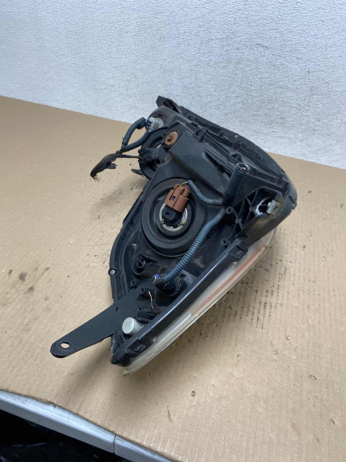 2006 to 2010 Toyota Sienna Left Driver Lh Side Headlight Halogen AE7086 LK9