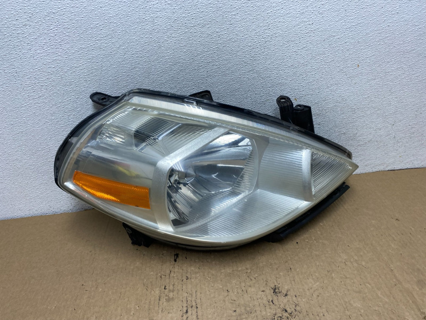 2008 to 2012 Nissan Versa Headlight Right Passenger Rh Side AG2300 DW0