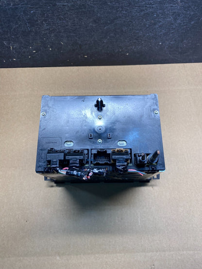 2015 2016 GMC Acadia Radio Display Screen AM/FM AUX AH1867 DG5