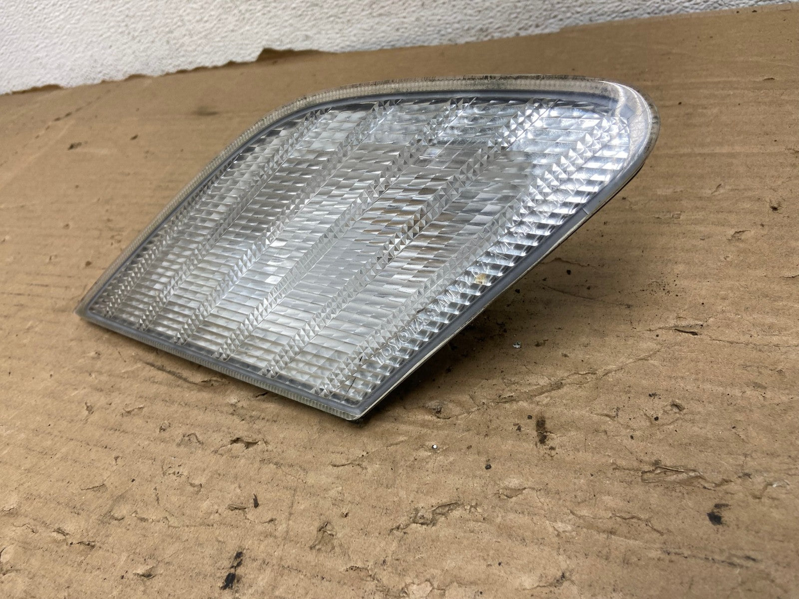 2000 2001 2002 Toyota Avalon Left Driver Lh Side Inner Tail Light AG8290 LK2