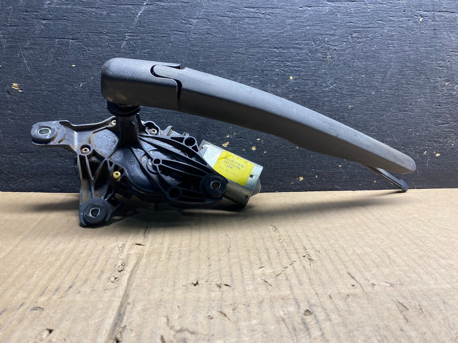 2013 to 2019 Ford Escape Rear Windshield Wiper Motor OEM AB0372 DG0