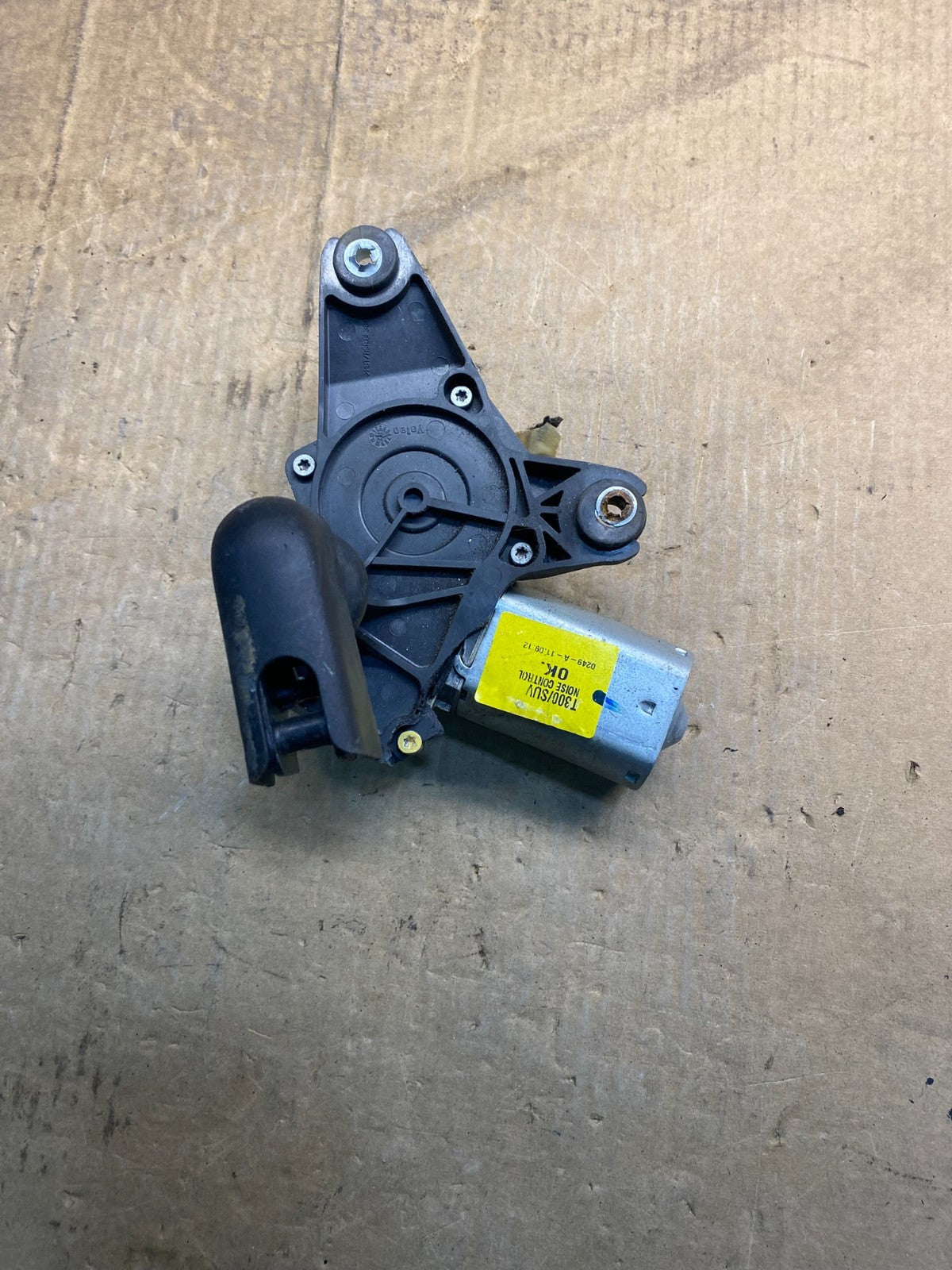 2013 to 2020 Buick Encore Windshield Rear Wiper Motor aa3109 DG0