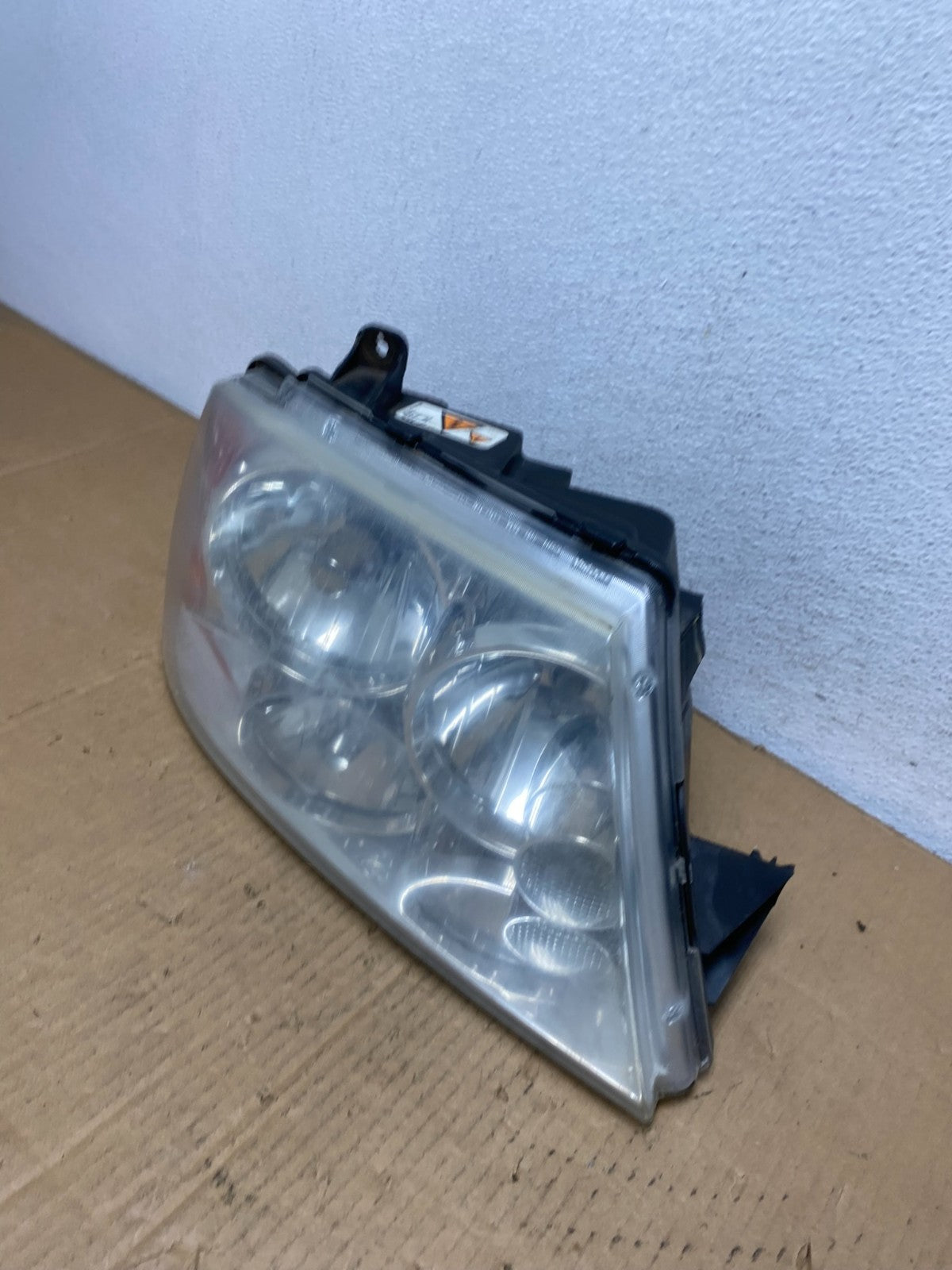 Xenon 2003-2006 Lincoln Navigator Right Passenger Side Headlight AD0950 DW1