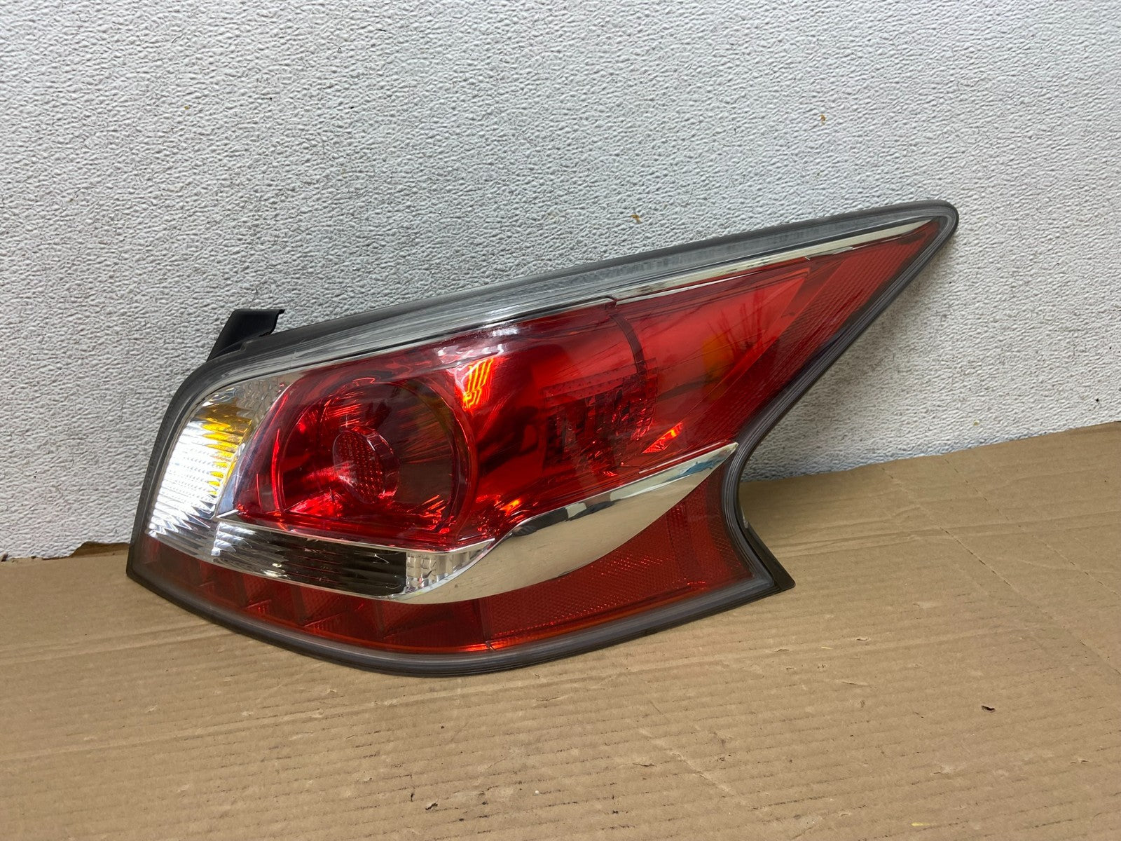 2013 2014 2015 Nissan Altima Right Passenger RH Side Tail Light AG8930 DW0