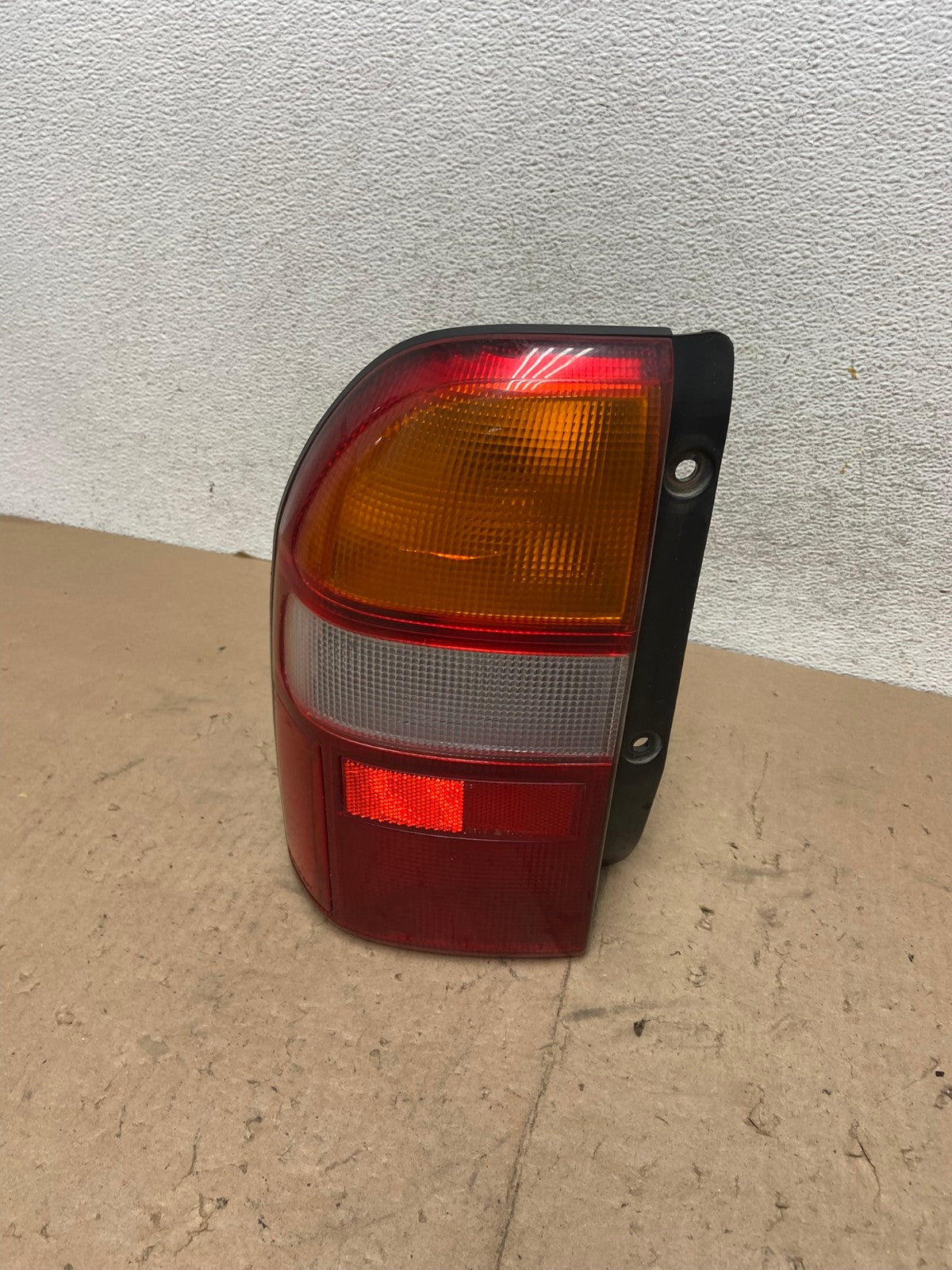1999 to 2003 Suzuki XL-7 Vitara Left Driver LH Side Tail Light AG5668 LK0