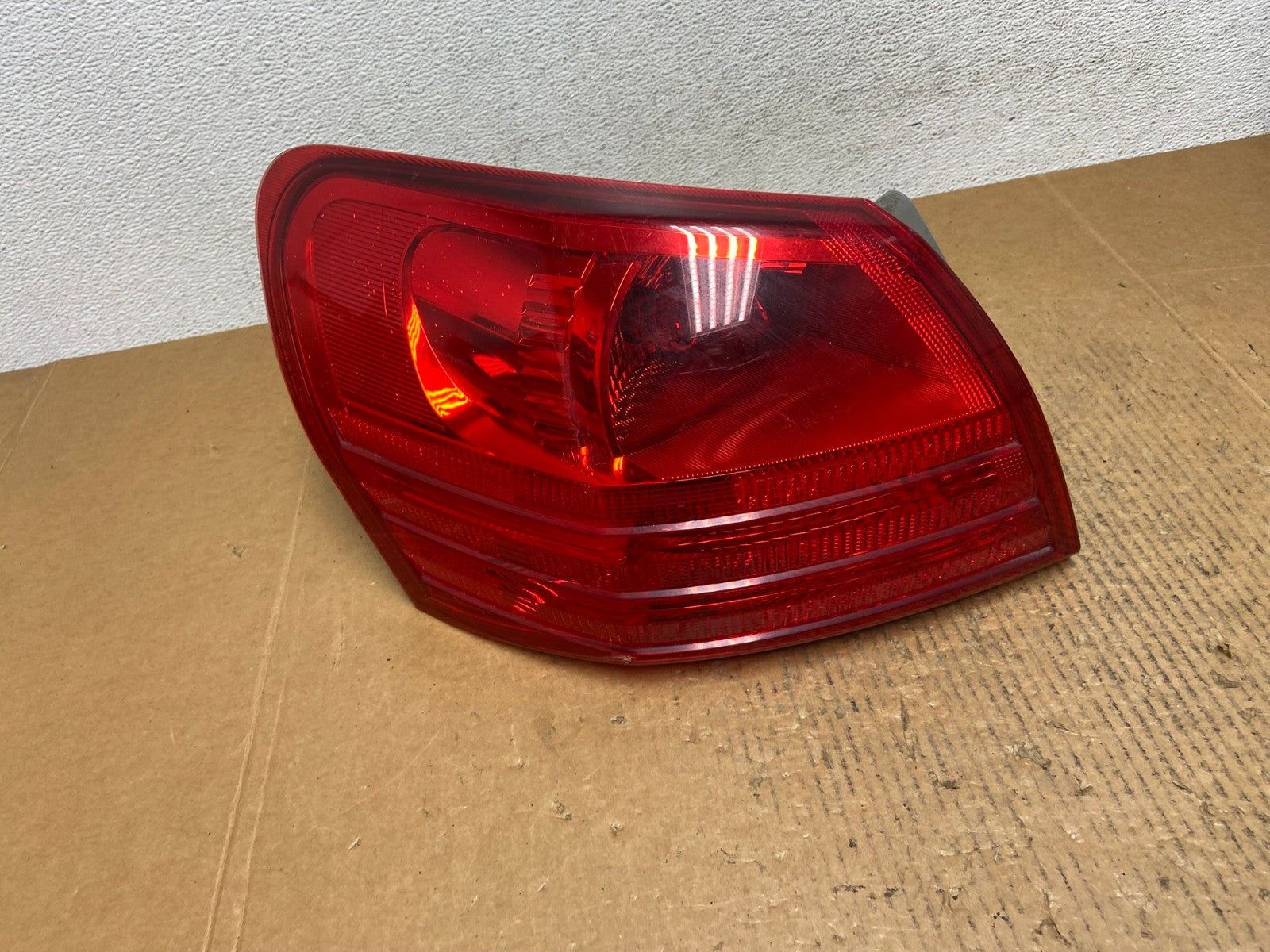 2008 to 2015 Nissan Rogue Left Driver Lh Side Tail Light AE1357 LK0