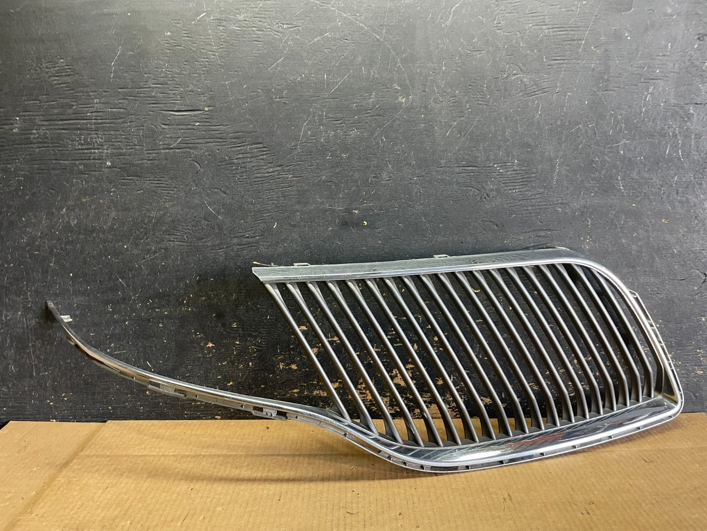 2013 to 2016 Lincoln MKT Right Passenger Side Grille Grill OEM ab2854 DG0