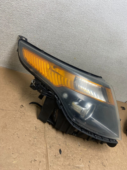 2011 to 2015 Ford Explorer Right Passenger Halogen Headlight Oem AA38102