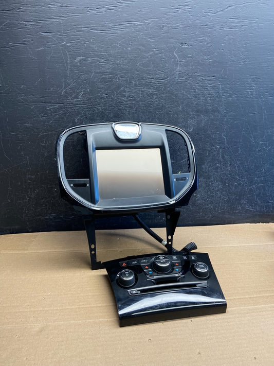 2011-2014 Chrysler 300 Dash A/C Climate Control Screen Radio Bezel AG5022 DG0