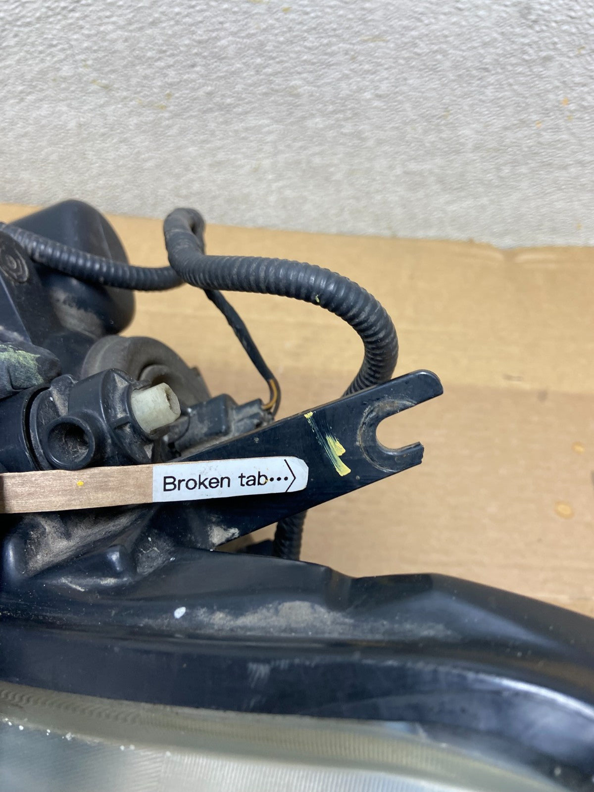 2008 2009 2010 2011 Ford Focus Left Driver Lh Headlight Halogen Oem AB2607 DW8