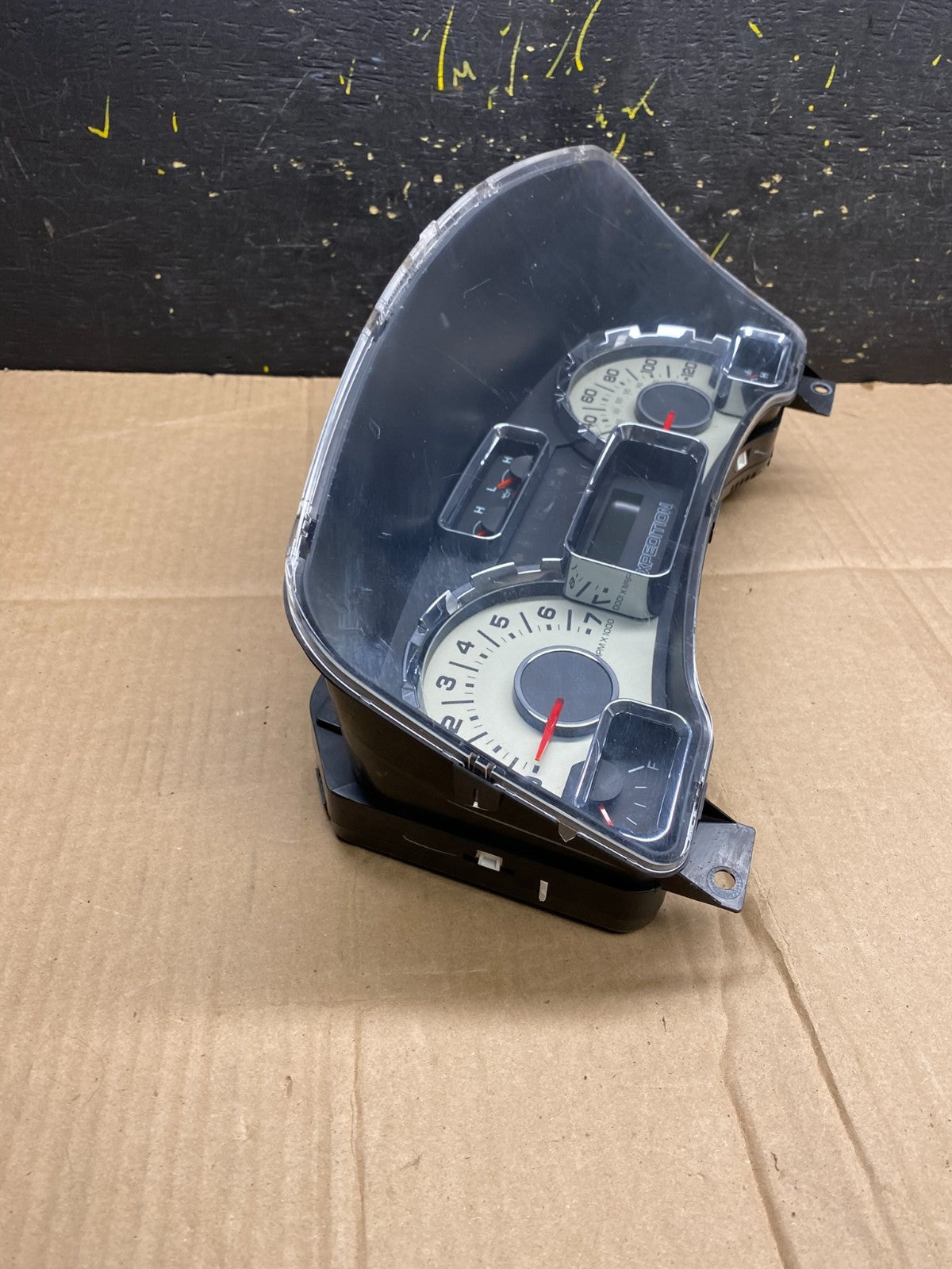 2010 2011 Ford  Expedition Speedometer Cluster Gauge Oem aa4560 DG2