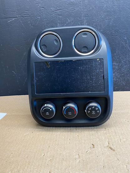 2011 to 2017 Jeep Patriot Dash Climate Temperature Control Radio Bezel AC6350 DG0