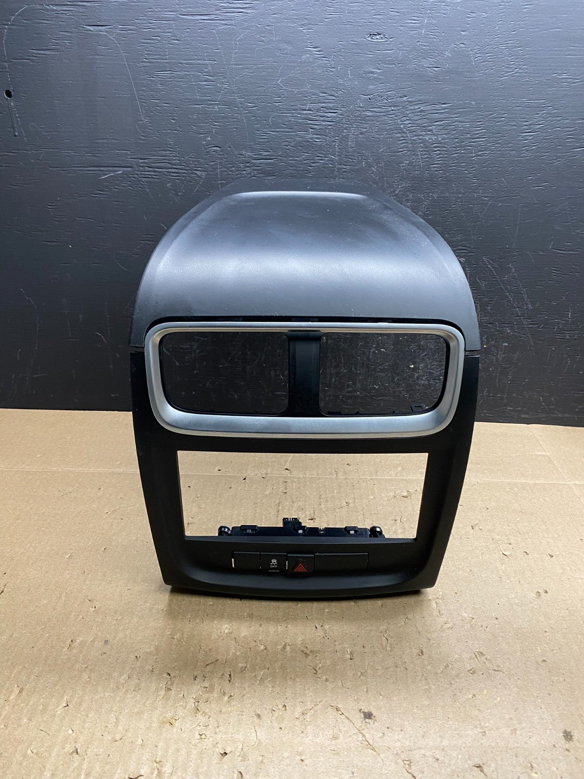 2011 - 2014 Chrysler 200 Dash Radio Bezel Trim Clock Hazard Bezel AC6587 DG0