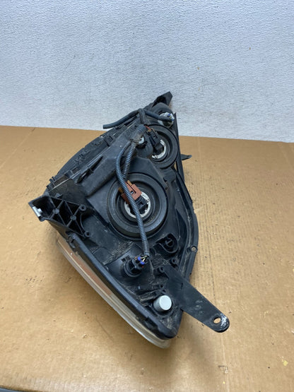 2006 to 2010 Toyota Sienna Right Passenger Rh Side Headlight Halogen AE1600 DW6