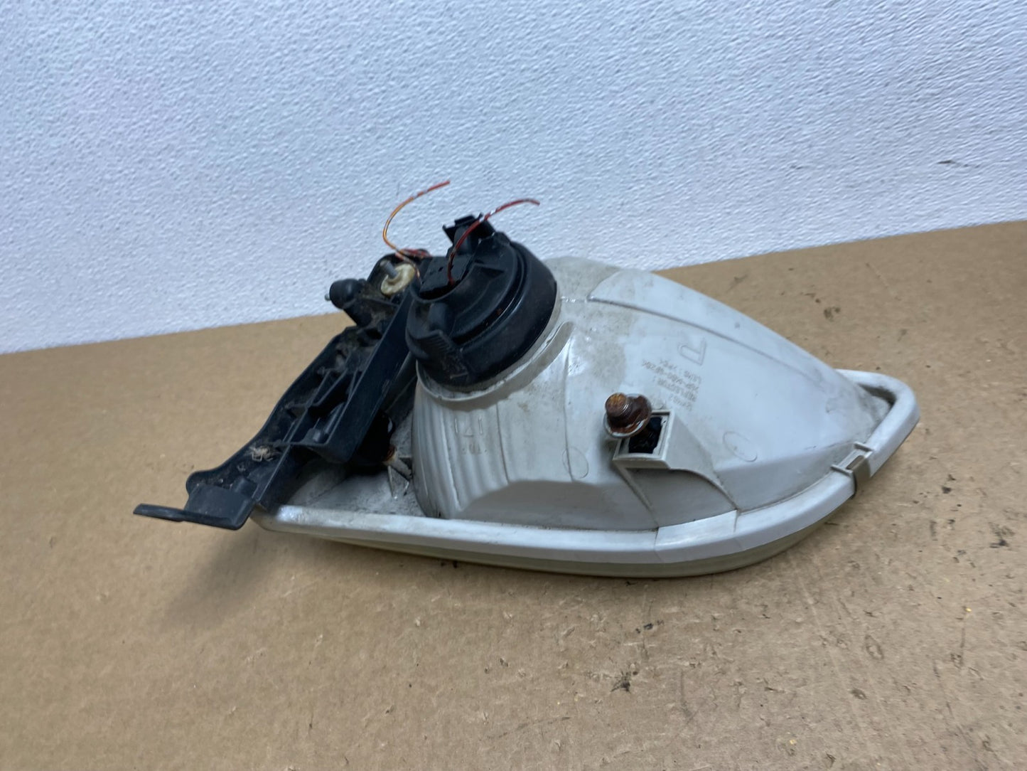 2001 2002 2003 Toyota Sienna Right Passenger Rh Side Headlight Halogen AC1500 DW4
