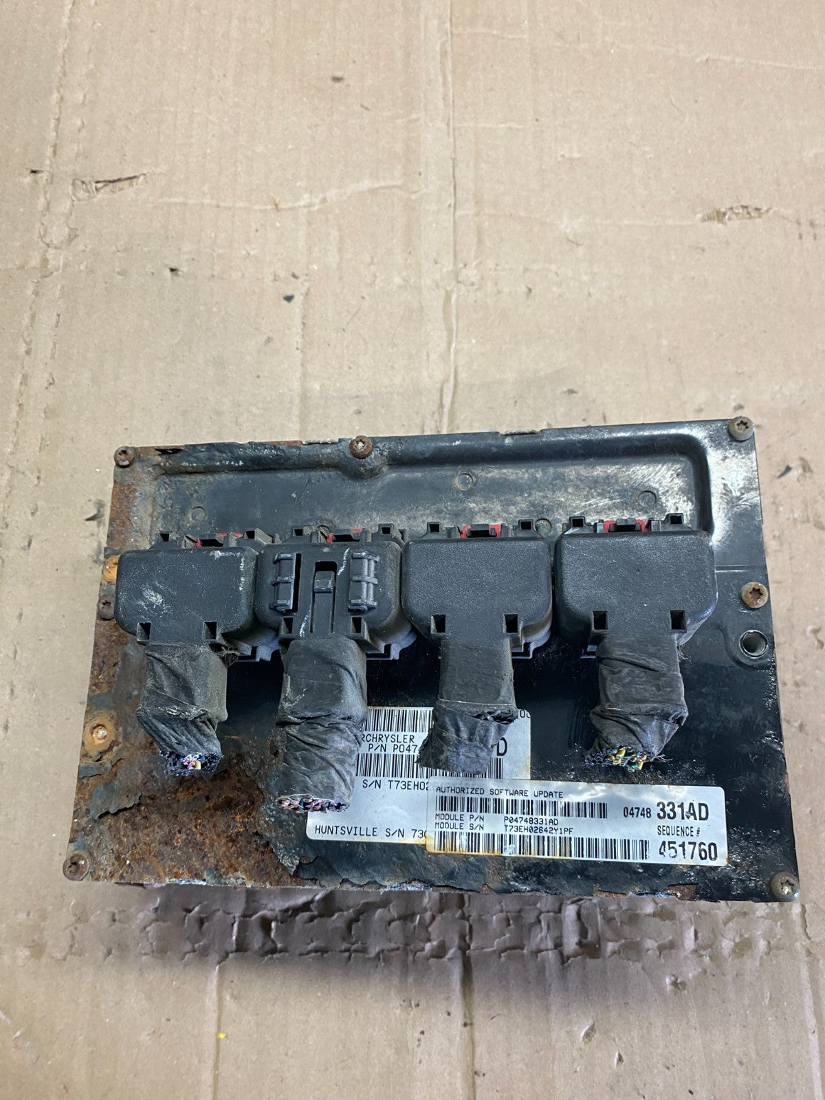 2004 Chrysler Pacifica Engine Control Computer ECM p04748330ad P0571 DG2