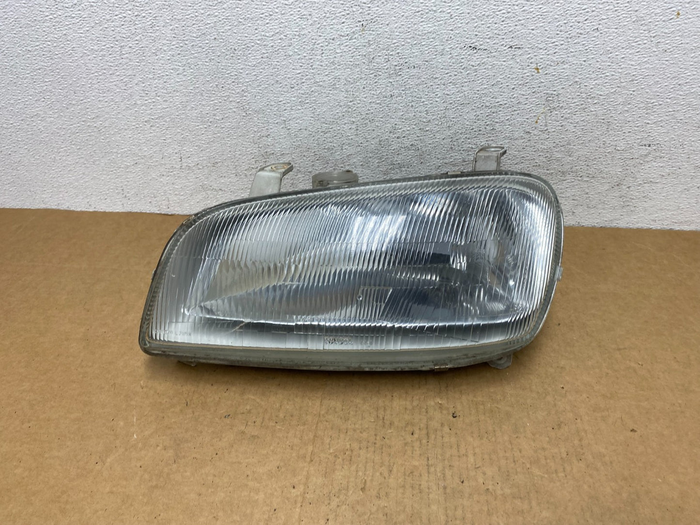 1994 to 1998 Toyota Rav4 Left Driver Lh Side Halogen Headlight AD4517 DG0