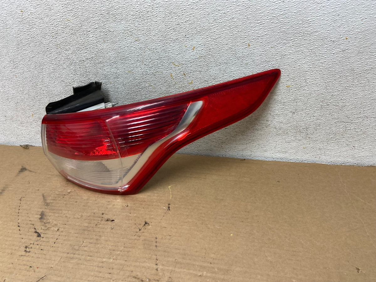 2013 to 2016 Ford Escape Right Passenger RH Side Tail Light AH4236 LK2