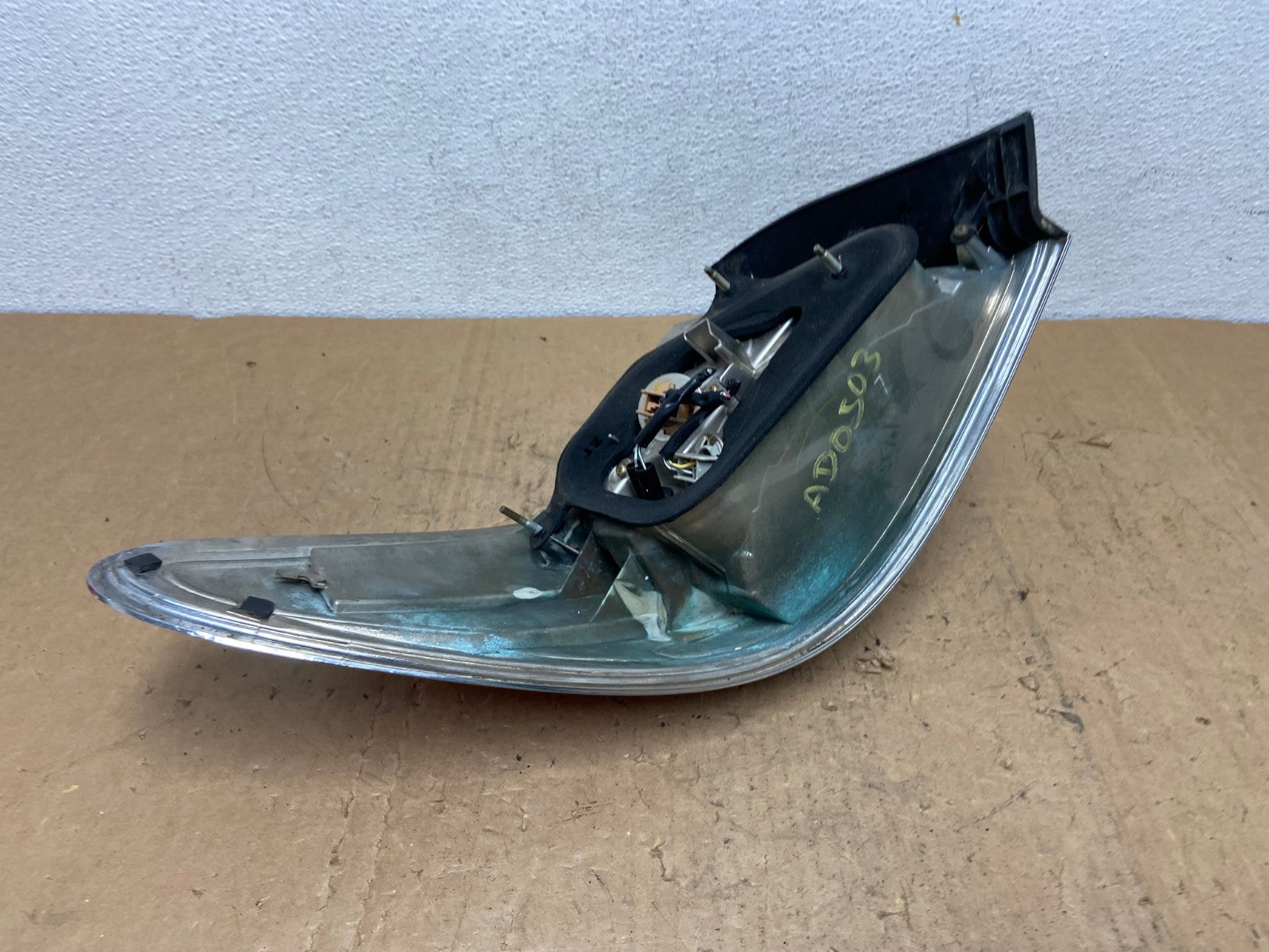 2005 - 2006 Lexus ES330 Right Passenger Side Tail Light AD0503 LK5