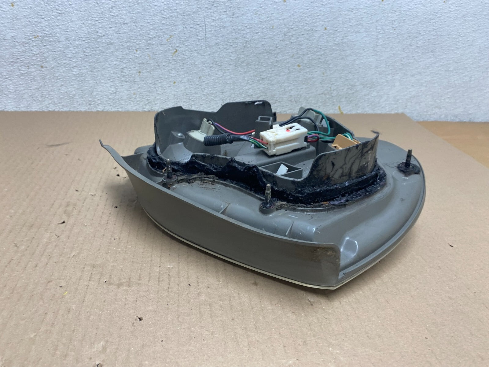 2002 2003 Nissan Maxima Right Passenger RH Side Tail Light OEM M7871 DW6