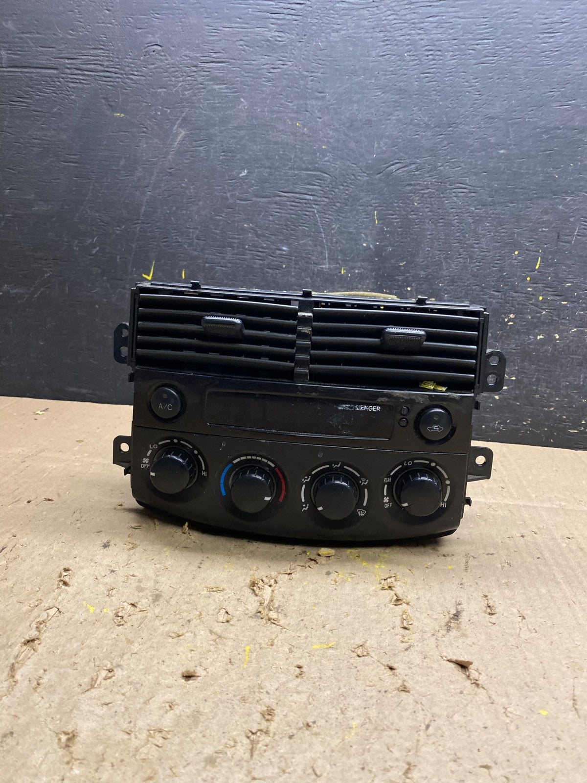 2004-2005 Toyota Sienna A/C Climate Heater Temperature Control Air Vent U5349 DG0