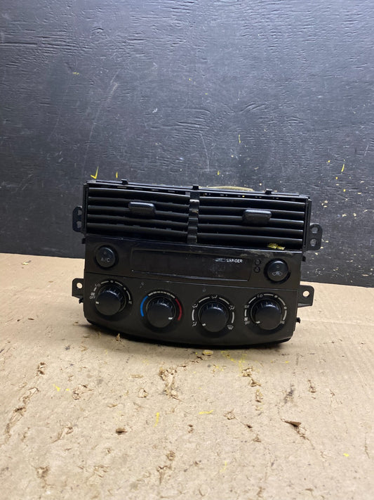 2004-2005 Toyota Sienna A/C Climate Heater Temperature Control Air Vent U5349 DG0