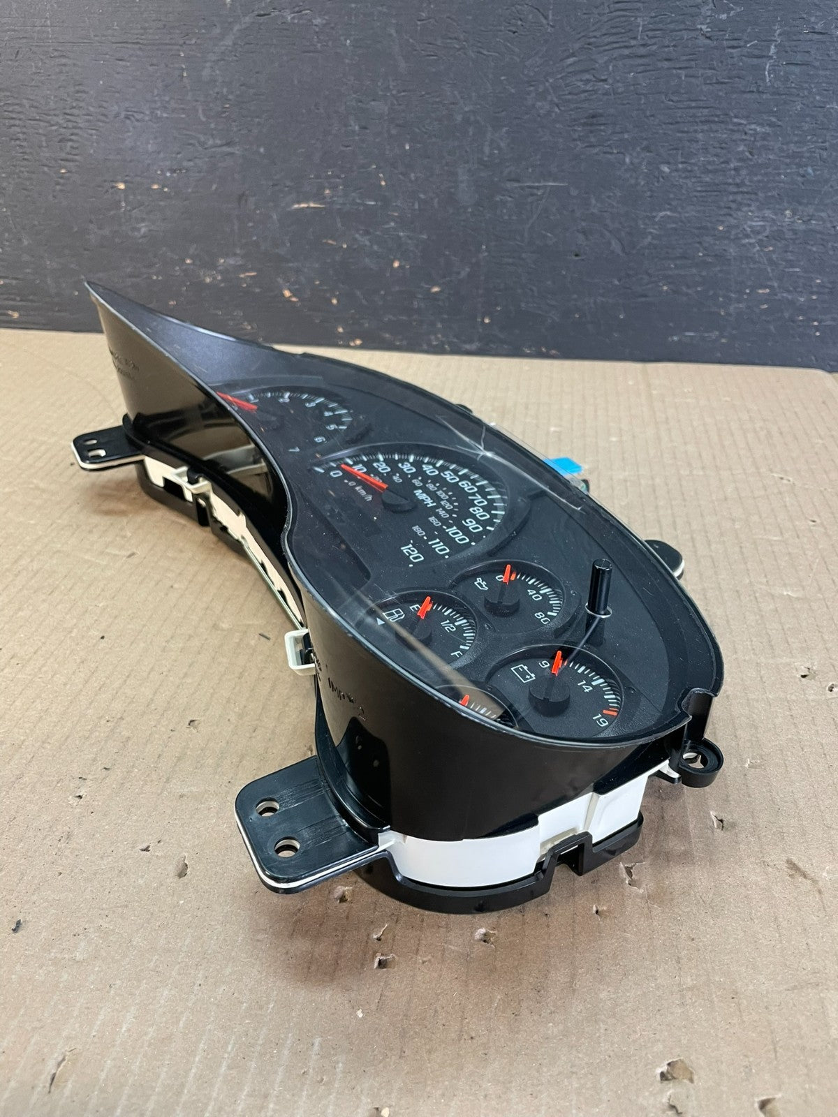 2002 to 2005 Chevrolet Trailblazer Speedometer Cluster Gauge AE3669 DG2