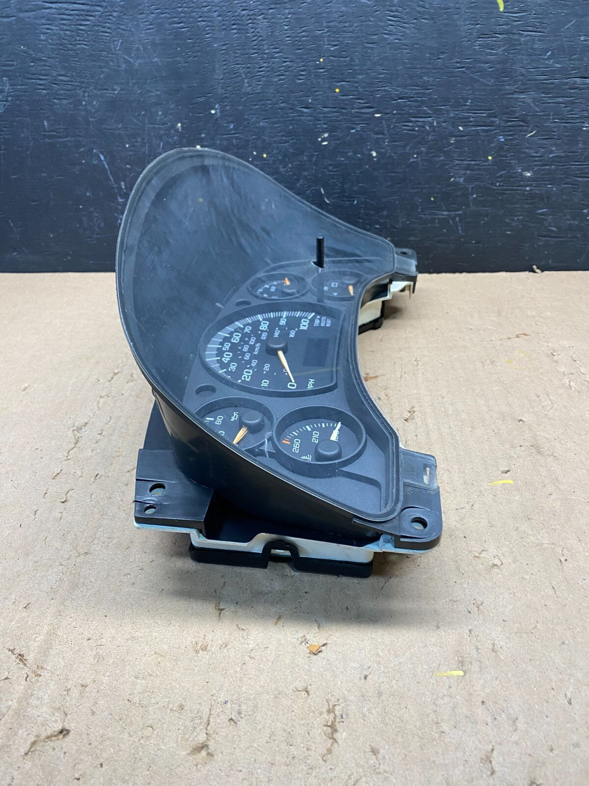 2004 to 2007 Chevrolet Express Speedometer Cluster Gauge M1640 PS2