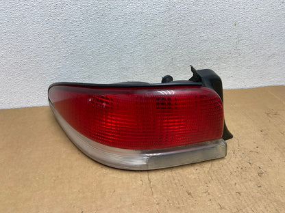 1995 to 2000 Chrysler Cirrus Left Driver LH Tail Light AD1402 LK0
