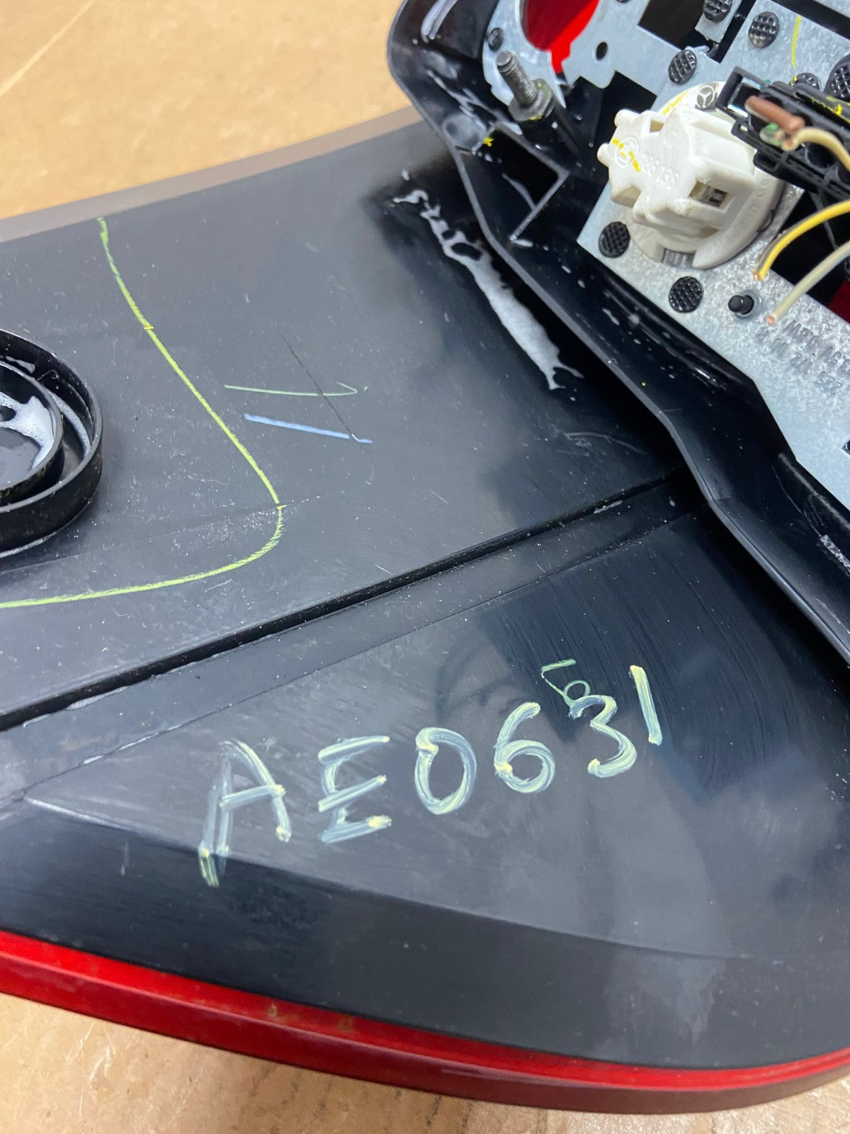 2009 to 2011 Mercedes ML350 ML-Class Right Passenger RH Tail Light AE0631 LK5