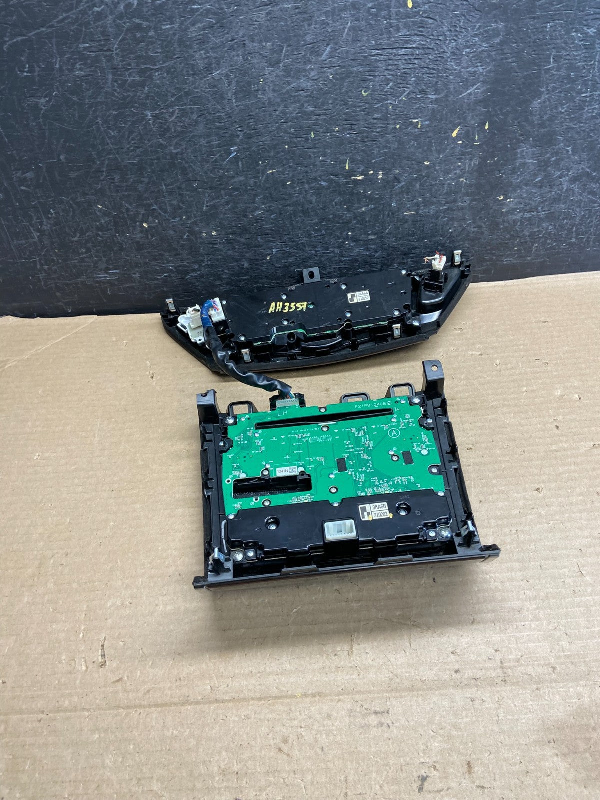 2013 to 2016 Nissan Pathfinder Radio Temperature Climate Control AH3557 DG3