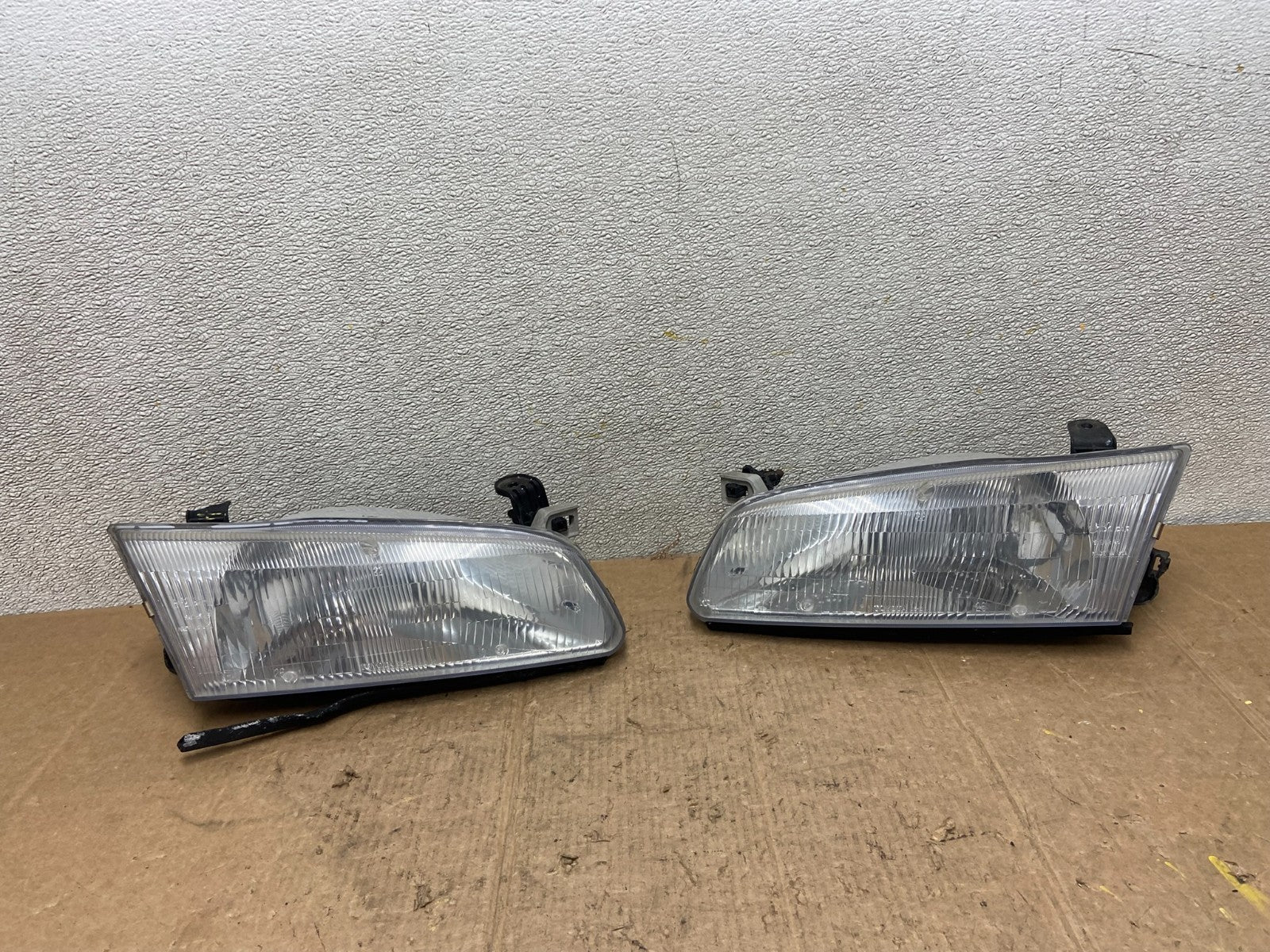 1997 1998 1999 Toyota Camry Left+Right Side Set Halogen Headlights AA3800 DW0
