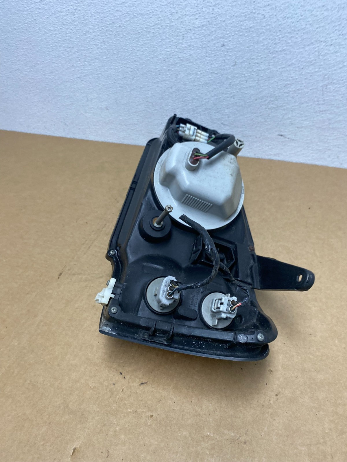 2001 to 2004 Subaru Legacy Outback Right Passenger Rh Headlight Oem AC1715 DW5