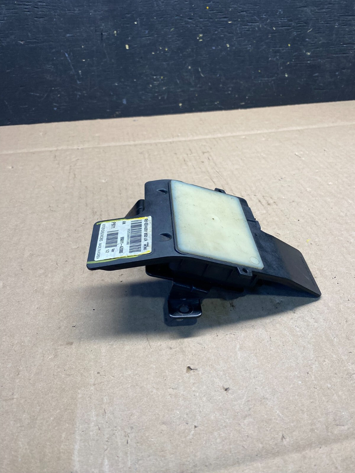 2013 to 2016 Hyundai Santa Fe Rear Blind Spot Alert Sensor OEM O3638 DG3