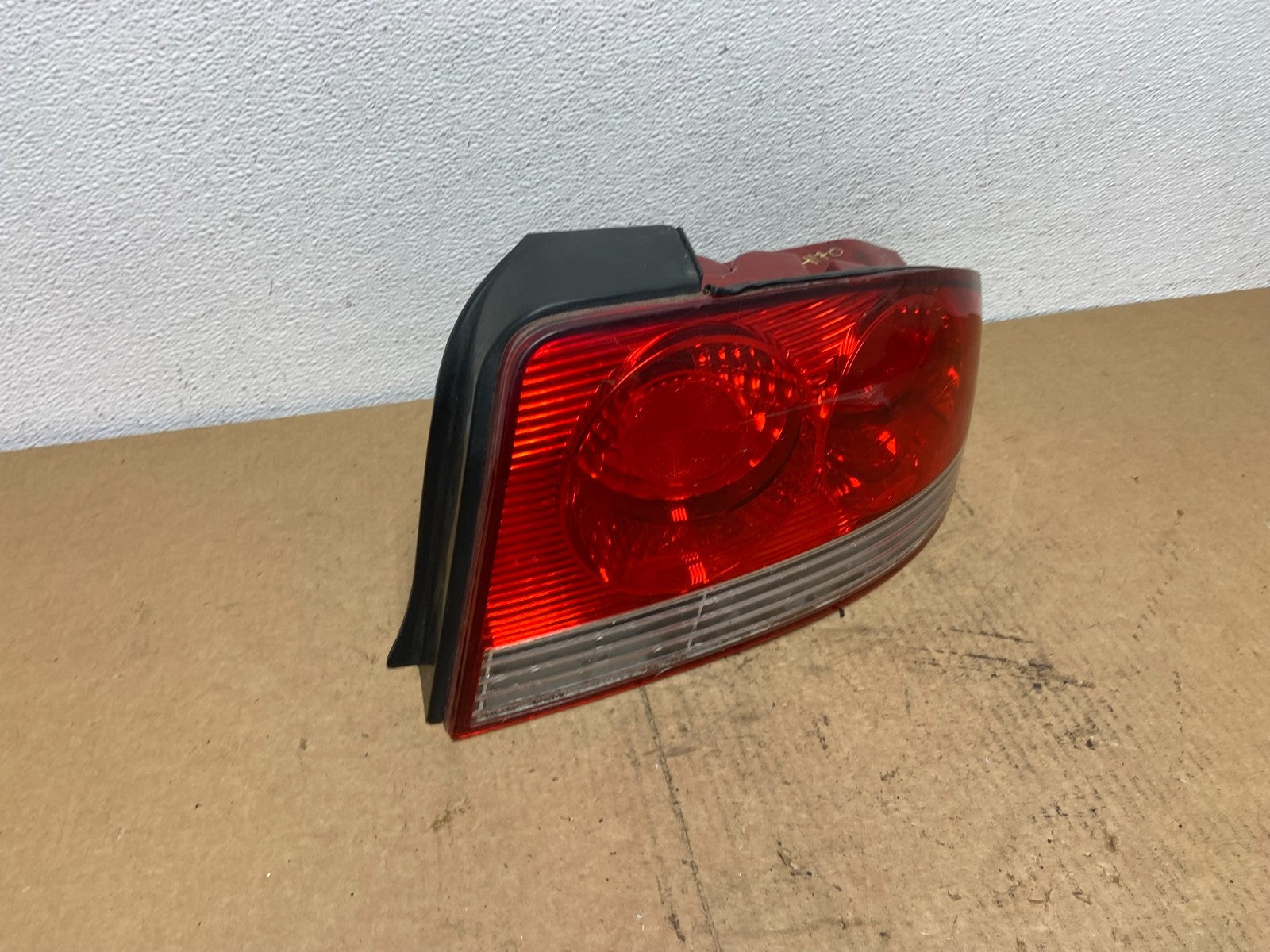 2002 - 2005 Hyundai Sonata Right Passenger RH Side Tail Light OEM AC3142 DW2