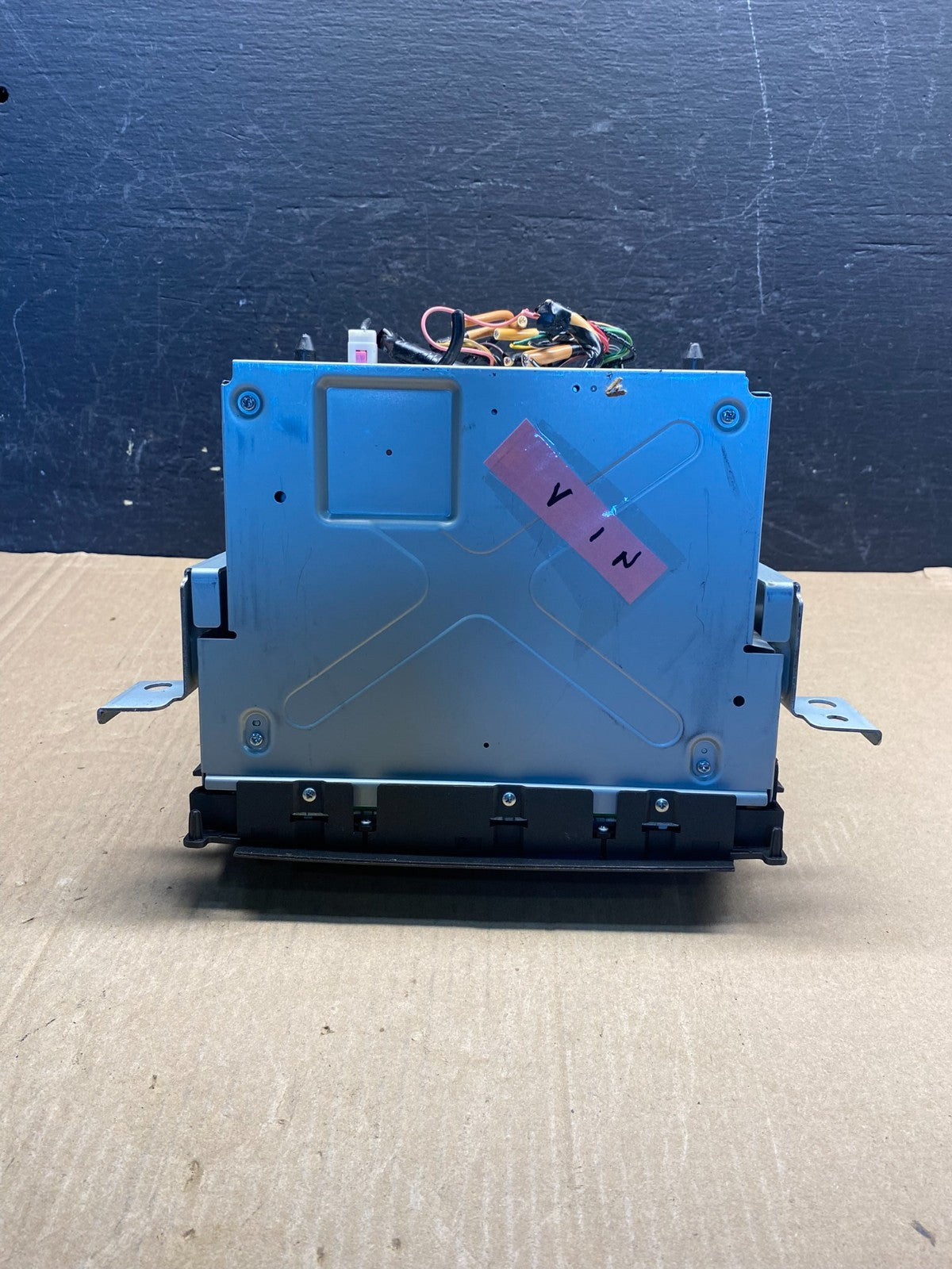 2009 to 2011 Cadillac Sts Radio 6 Disc Screen Display CD Player AE7518 DG4