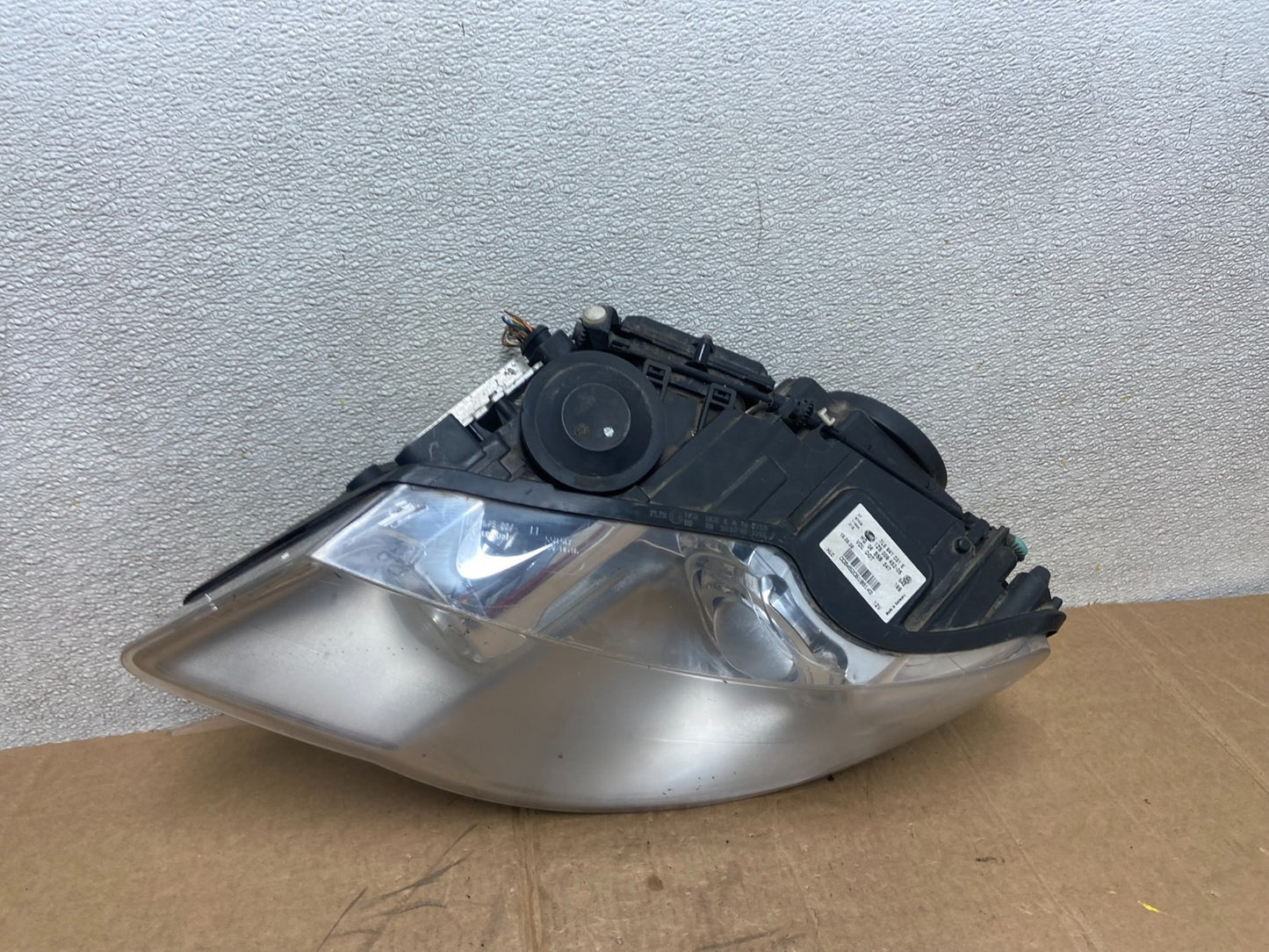 2008 to 2010 Volkswagen Touareg Left Driver Lh Halogen Headlight Oem AA1372 DG5