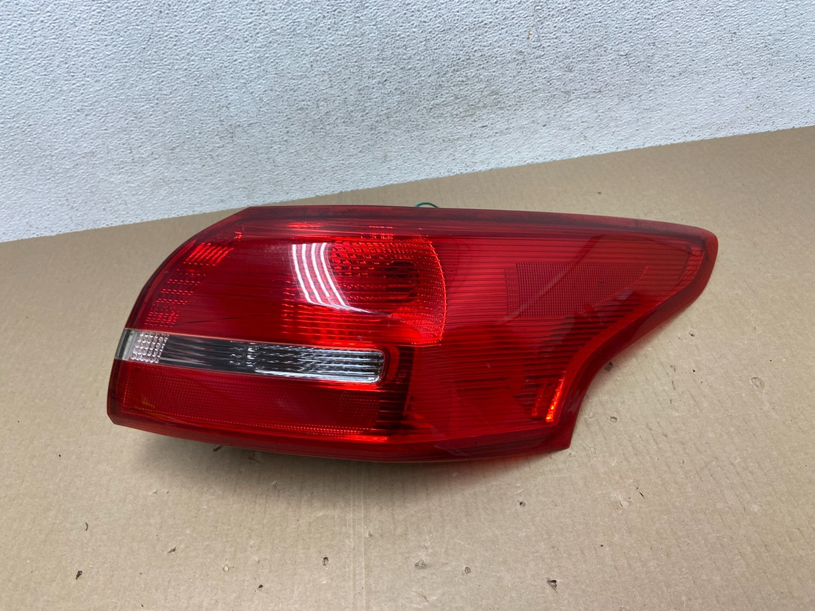 2015-2018 Ford Focus Sedan Halogen Tail Light Right Side Passenger AE6969 DW0