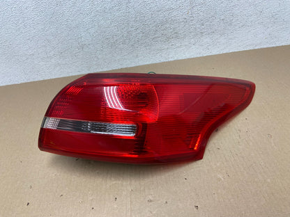 2015-2018 Ford Focus Sedan Halogen Tail Light Right Side Passenger AE6969 DW0