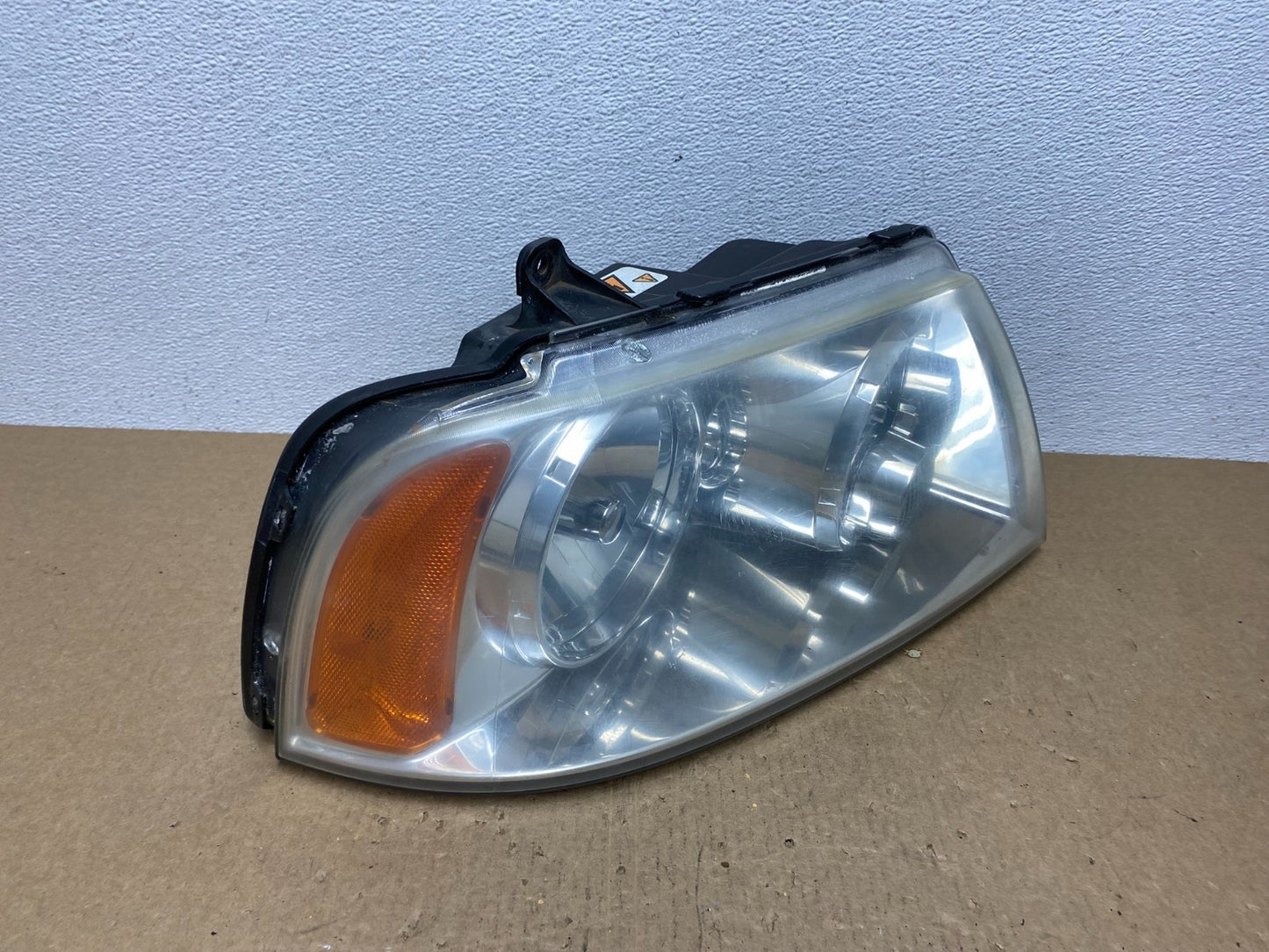 Xenon 2003-2006 Lincoln Navigator Right Passenger Side Headlight OEM AC1307 DW2