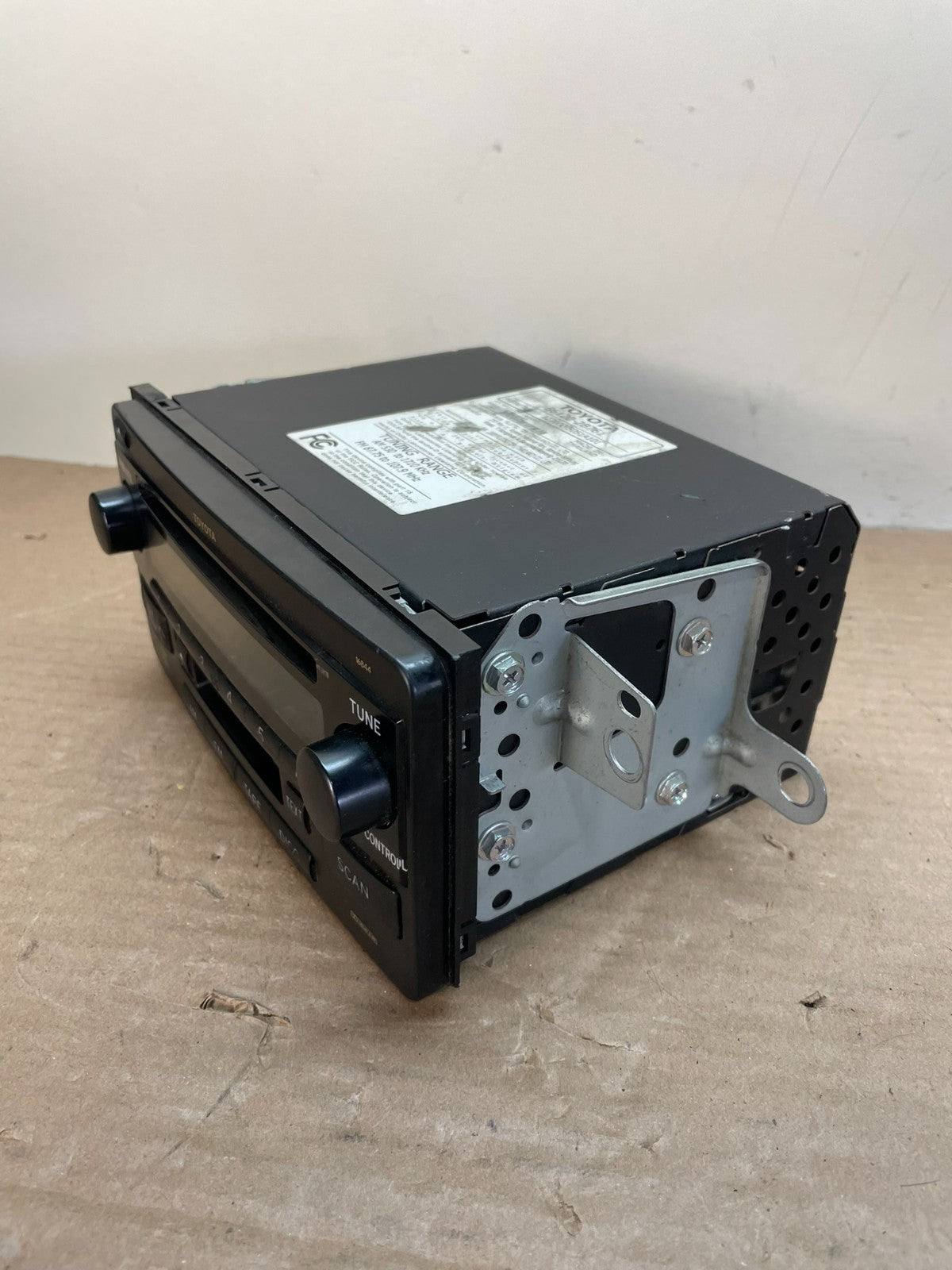 2003 - 2005 Toyota Rav4 Am Fm Cd Player Radio Receiver AI0518 DG2