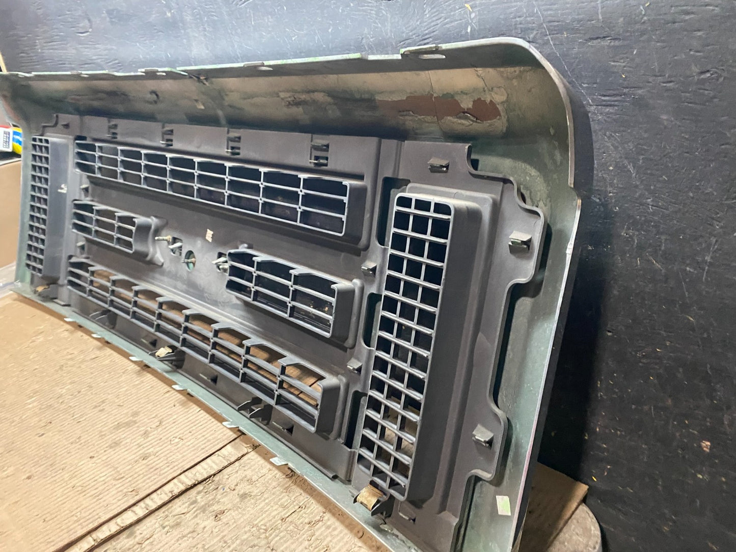 2008 to 2014 Ford Econoline E150 E250 Front Upper Chrome Grill Grille w6105  DG8