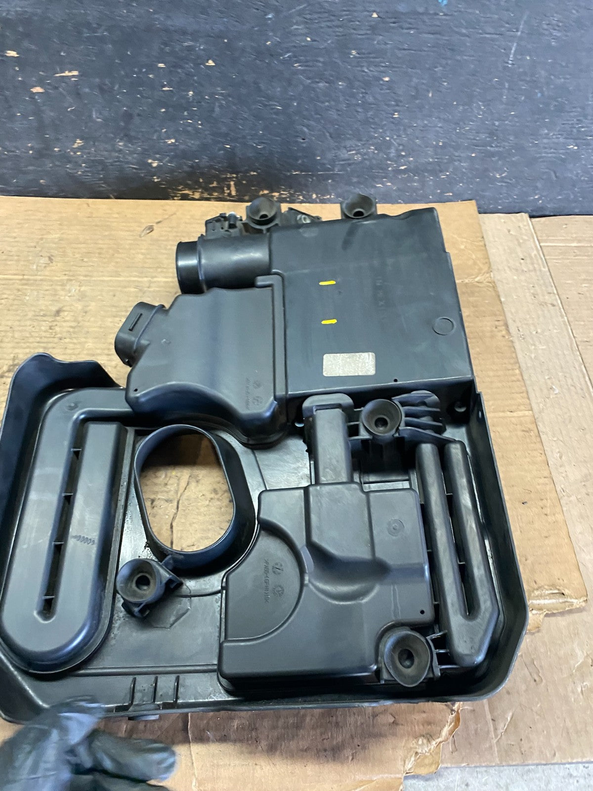 2013 to 2020 Ford Fusion Engine Motor Cover Shield  Black q8606 DG7